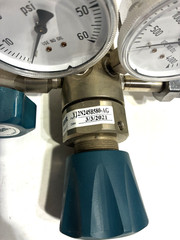 Airgas Y12-C245B580-AG High Purity Brass Two-Stage Gas Regulator-rare