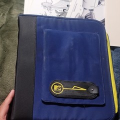 MTV Zipper Binder Portfolio with Various cartoon cells. read description