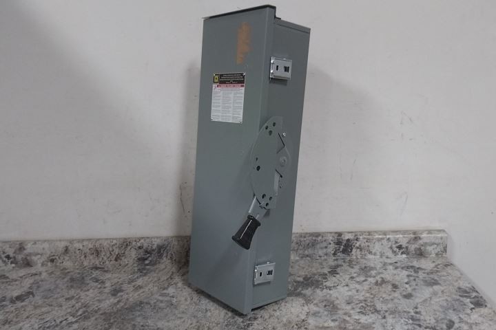 Square D DTU223RB 240VAC 100 A Single Phase Heavy Duty Non-Fusible Safety Switch