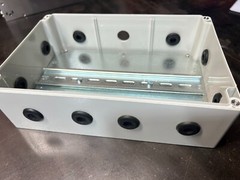 Hammond 1554V Enclosure 9-1/2″x6-1/4″x3-1/2″,Used,10 holes w/backplate