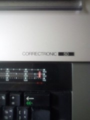 BROTHER TYPEWRITER CORRECTRONIC DAISEY WHEEL ELECTRONIC CE-50 w/ LID