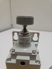 SMC IR3020-03BG Precision Air Regulator w/ Gauge & Bracket 0.01-0.8MPa