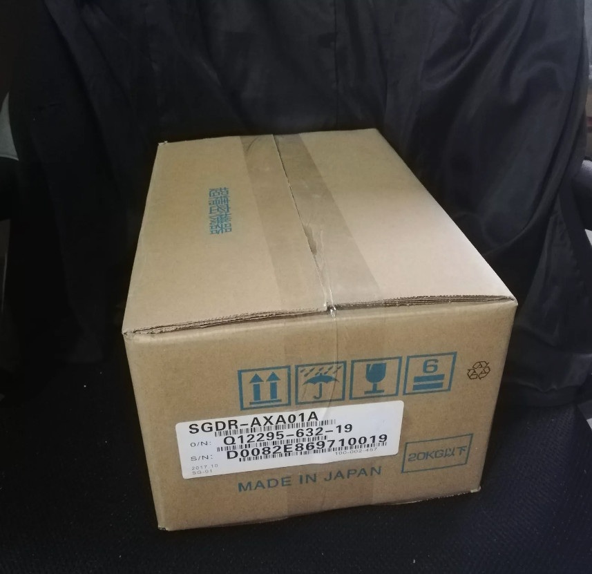 One New Yaskawa SGDR-AXA01A Servo Control SGDRAXA01A Expedited Shipping