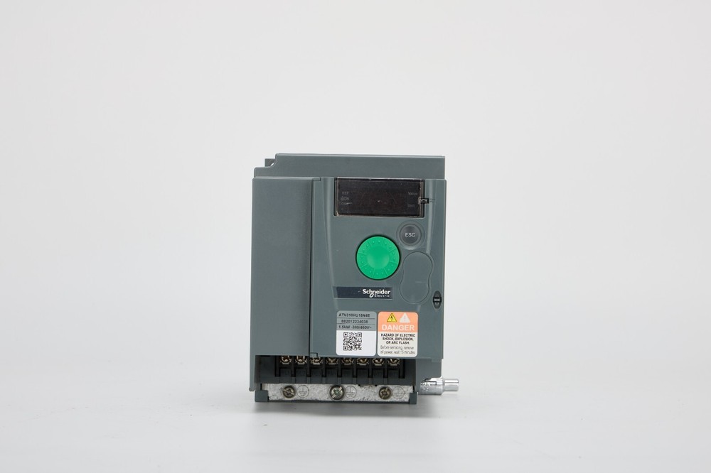 Brand New Schneider Variable Frequency Drive 1.5kW 380-460V 3P ATV310HU15N4E