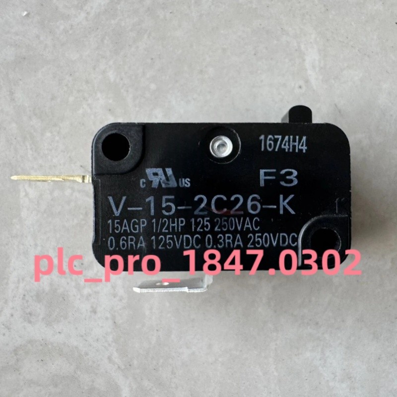 1PCS New Omron V-15-2C26-K F3 Micro Switch Snap Action V152C26K Fast Delivery