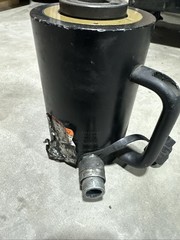 Enerpac RAC-302 Single-Acting Aluminum Hydraulic Cylinder with 30 Ton Capacity