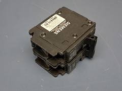 NEW Siemens Q2125H Circuit Breaker 2-Pole, 125 Amp, 120/240V, Type QPH, 22 kA