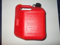 Blitz 2 gallons + 8 ozs. gas can has air vent