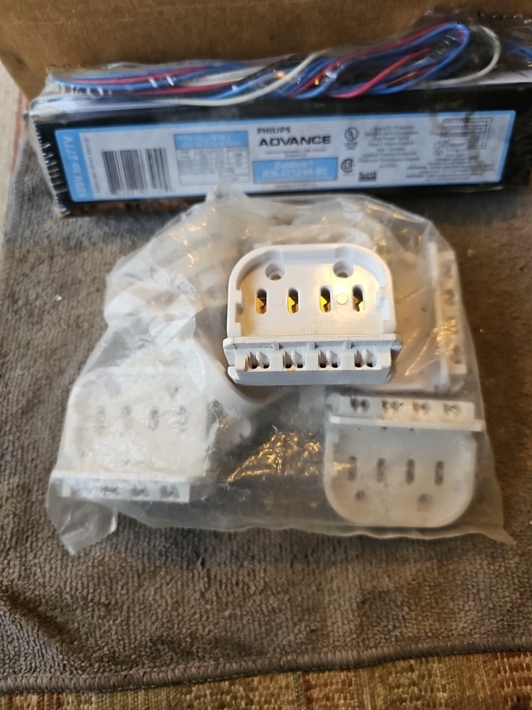ADVANCE ICN-3TTP40-SC Ballast Instant Start,40W,3 Bulbs 1XWJ6,(9) Lamp Sockets
