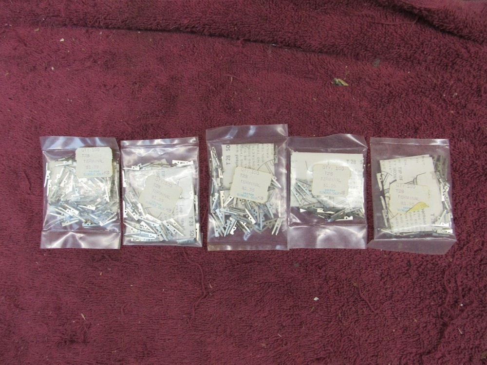 500 NOS NIP Vector Electronics T28 Silver Push in Terminal
