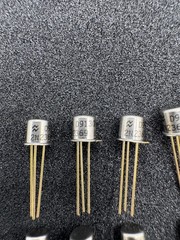 10 PCS 2N2369 National Semiconductor NPN Gold colored Transistor 40V 0.2A TO-18