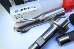 LOT ( 7 PCS ) NEW MISC HANITA YG OSG HTC INTERSTATE LARGE MACHINIST HSS ENDMILLS