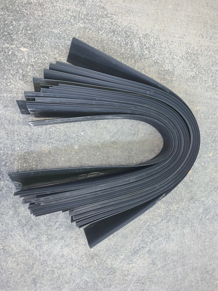 ROPPE THERMOPLASTIC BASE WALL COIL, 4″ X 1/8″ X 88′, 700 SERIES