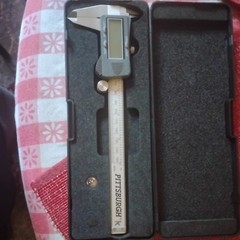 Pittsburgh 6″ Digital Caliper 62569 SAE And Metric Fractional Readings