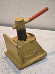 Blair Retractable Twist Lock 151 | 2022 | 6″x6″