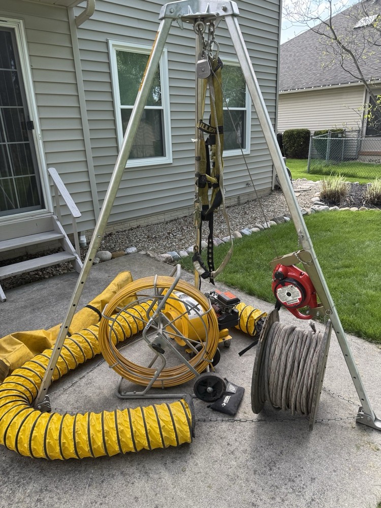 Complete PPE Retractable Confined Space System with Tripod W/ Gas Blower, Extras
