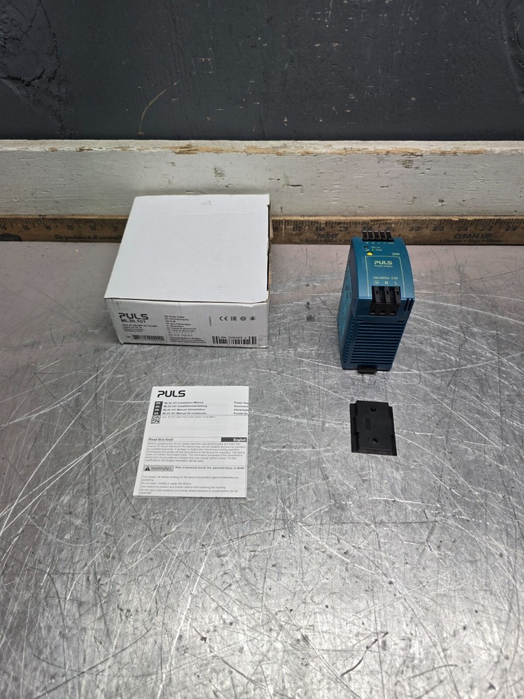 PULS ML30.101 POWER SUPPLY INPUT:100-240V,5-5.5V OUTPUT,NEW IN BOX! MAKE OFFER!