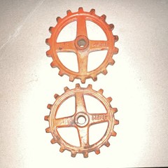 Pair of Orange Metal Gears 348781 for Grain Drill or Planter
