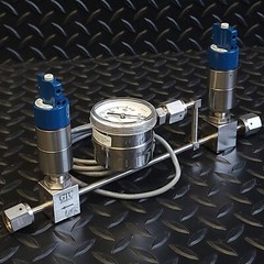 GTC Products – DV2-2A – Low Pressure Diaphragm Valve (2) & IPT122 Gauge Assembly