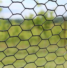 7.5′ x 100′ HEXA-GONE Heavy Steel Hex – Fence Roll