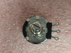 ‘1 PIECE’ – PN# RV4NAYSD201A -CLAROSTAT – RESISTOR, VARIABLE