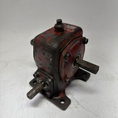 AMERICAN STOCK GEAR DIV. PERFECTION GEAR CO. SB 182 B 20:1 Ratio 36 Hp 1800 Rpm