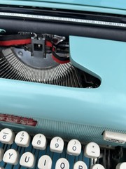 Vintage Royal Futura 600 Portable Manual Typewriter Aqua Blue W/ Carry Case