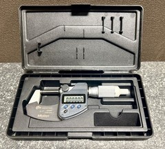 MITUTOYO 0-1” DIGITAL MICROMETER 293-344-30, IP65, .00005” RESOLUTION, w/ CASE