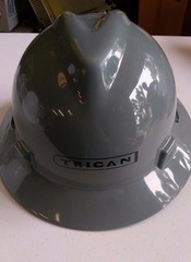 MSA V-Gard Full Brim TRICAN Hard Hat – Fas-Trac Suspension – Gray