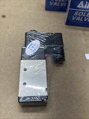 (2) New AIRTAC 4V210-08& (1) 06 Solenoid Valves 0.15-0.8MPa 3 NIB + Warranty