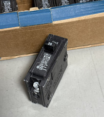 EATON BR120 Circuit Breakers (10 Pack) 20 AMP 1 Pole Type BR *NEW BOX of 10*