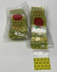 Apple Baggies Smiley Face 1515 1 1/2″ x 1 1/2″ x200 Baggies **Free Shipping**