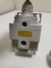 SMC IR3020-03BG Precision Air Regulator w/ Gauge & Bracket 0.01-0.8MPa