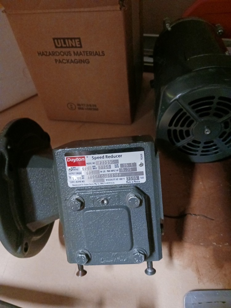 Dayton C-Face Reducer model 4Z290C, 1750 to 175 RPM, 10:1, , 56C, 0.75 HP