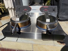 NEMCO 7000A-2240 COMMERCIAL RESTAURANT EQUIPMENT DOUBLE WAFFLE MAKER – AS IS