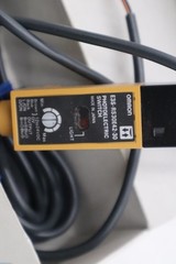 NEW Omron E3S-RS30E42-30 Photoelectric Switch 12-24v-dc STOCK H556A