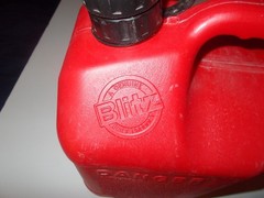 Blitz 2 gallons + 8 ozs. gas can has air vent