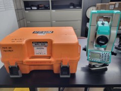 Nikon NPL-522 Pulse Laser Total Station Surveyors Instrument w/ New Battery