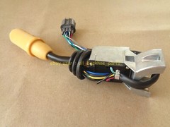 JCB BACKHOE – FORWARD & REVERSE POWERSHIFT COLUMN SWITCH (PART NO. 701/52701)
