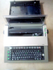 BROTHER TYPEWRITER CORRECTRONIC DAISEY WHEEL ELECTRONIC CE-50 w/ LID