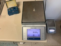 Mettler Toledo XS4002S Scale Balance