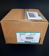 Case Of (5) FIDT2X2BL PANDUIT 1-PORT SPILL OUT TO 1-1/2″ TUBING BLACK