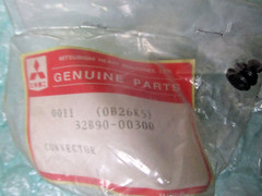 New Mitsubishi connector 32B90-00300