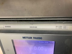 Mettler Toledo XS4002S Scale Balance