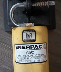 Enerpac P392 Two-Speed Hydraulic Hand Pump 700 Bar/ 10,000 PSI