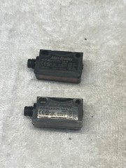 (2)Allen Bradley 42JT-B2LAT2-P4 Photoswitch VisiSight SER A Lot of 2(5c4)