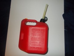 Blitz 2 gallons + 8 ozs. gas can has air vent