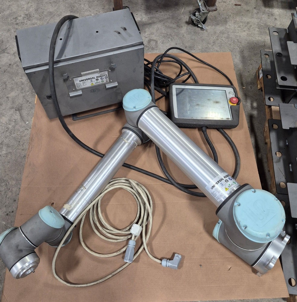 Universal Robots UR10 Robotic Arm Assembly, Controller & Teach Pendant, 10kg