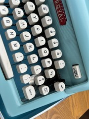 Vintage Royal Futura 600 Portable Manual Typewriter Aqua Blue W/ Carry Case