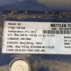 Mettler Toledo BC Shipping Scale with Stainless Platter 150 Lb Backlit Display